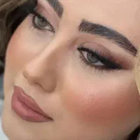 میکاپ شینیون ناخن مژه کوتاهی