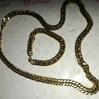 گردنبند و دستبند طلایی