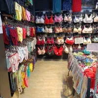 فروشنده لباس زیر