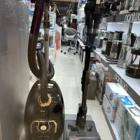 به همکار اقا مسلط به فروشندگی با حقوق و مزایا