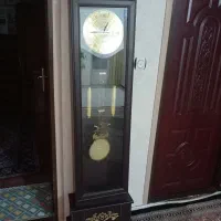 ساعت ایستاده سالم،جنس چوب،بخاطراسبابکشی فروش میرع