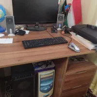 کمد و تخت و میز تحریر