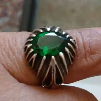 انگشتر نقره زمرد