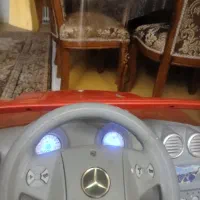 ماشین اسباب بازی. دو موتوره