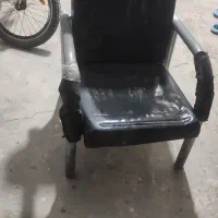دوعدد صندلی