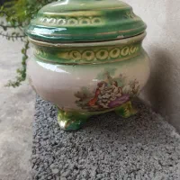 شکلات خوری قدیمی بزرگ