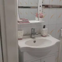 روشویی همراه شیر آب