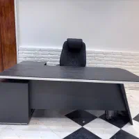 میز مدیریت با صندلی و نیم ست در حد نو