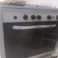 اجاق گاز فندک دار طرح فر در حد نو