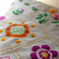 گلدوزی با دست ،رومیزی،  روی لباس ،کوسن،رانر|خدمات آموزشی|نشتارود, |دیوار