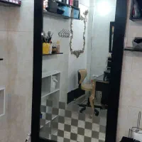 آینه و صندلی|آینه|قدس, شهر‌قدس|دیوار