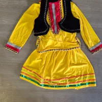 پیرهن و دامن سنتی دخترانه