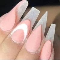 آموزش کاشت ناخن توسط مربی فنی و حرفه ای