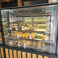 نیاز مند فروشنده خانم در قنادی