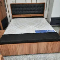 تخت خواب یک و نیم نفره