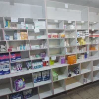 قفسه های داروخانه و ارایشی بهداشتی