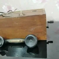 تلفن هندلی عتیقه بسیار قدیمی