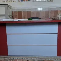 میز تحریر همراه با دراور