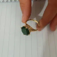 انگشتر نگین دار