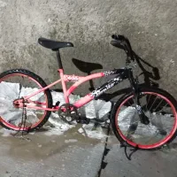 دوچرخه|دوچرخه، اسکیت، اسکوتر|قدس, شهر‌قدس|دیوار