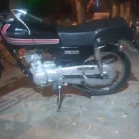 موتور سیکلت زمرد