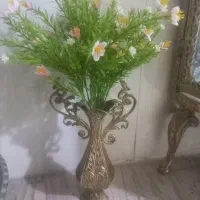 آباژور و گلدان