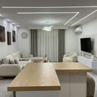 ۵۸متر_ سالن پرده خور_ رو به آفتاب_ دیزاین شده