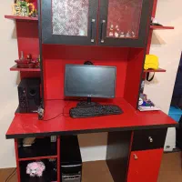 کتابخانه ومیز کامپیوتر در حد نو