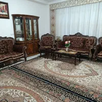 فروش ۲ دست مبل راحتی و کلاسیک ،