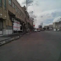 فروشنده دکه تنقلات