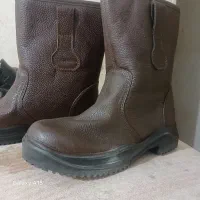 بوت کاملا نو درجه یک