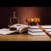 وکیل پایه یک دادگستری با 15سال سابقه