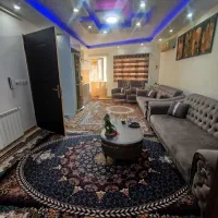 یک واحد طبقه اول 65 متری