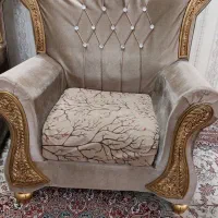 مبلمان هفت نفره و میز عسلی