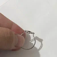 انگشتر طلا ونکلیف نقره‌ای
