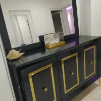 کنسول با آینه مشکی طلایی