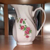 پارچ گل سرخ