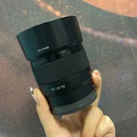 لنز ۵۰سونی F1.8
