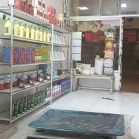 یک نفر همکار فروشنده