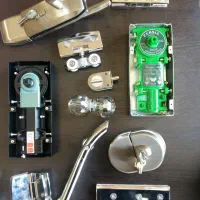 تعمیرات،جابجایی و تنظیم درب شیشه ای میرال|خدمات پیشه و مهارت|اسلامشهر, باغ فیض|دیوار