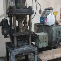 2 عدد دستگاه پرس 60 تن باکالیت|ماشین‌آلات صنعتی|بومهن, |دیوار