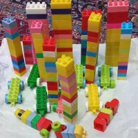 تعدادی لگو(آجر بازی کودک) نو وسالم