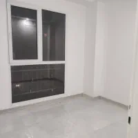 ۱۰۲متری/ کلید نخورده/ پارکینگ/ آسانسور/ انباری