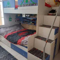 سرویس تخت خواب همراه باکمد لباسی و میز تحریر|تخت و سرویس خواب|کرج, شاهین‌ویلا|دیوار