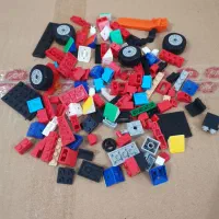 یه عالمه اسباب بازی و 2 عدد قمقمه|اسباب‌بازی بچه|برازجان, |دیوار