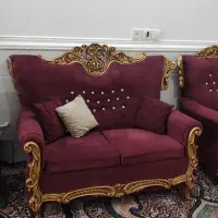 مبل هفت نفره نیمه سلطنتی با میز و عسلی در حد نو