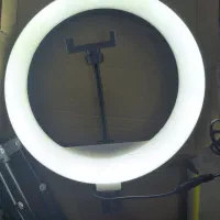 رینگ لایت نور سفید