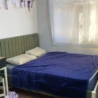 تخت دو نفره+آینه قدی+میز لوازم آرایش+دو پاتختی