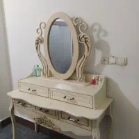 کنسول و میز آرایشی