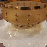 ظرف بسیار قدیمی ستاره نشان